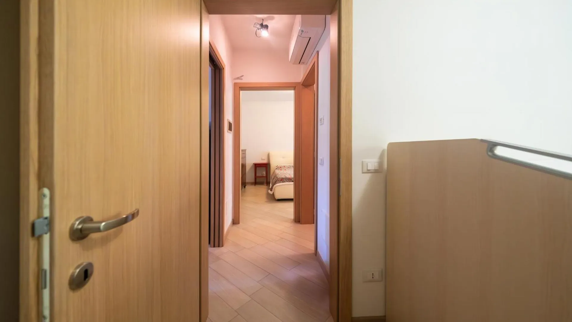 Apartmentsgarda - Corte Sant'Andrea Lazise 0*,  Italie