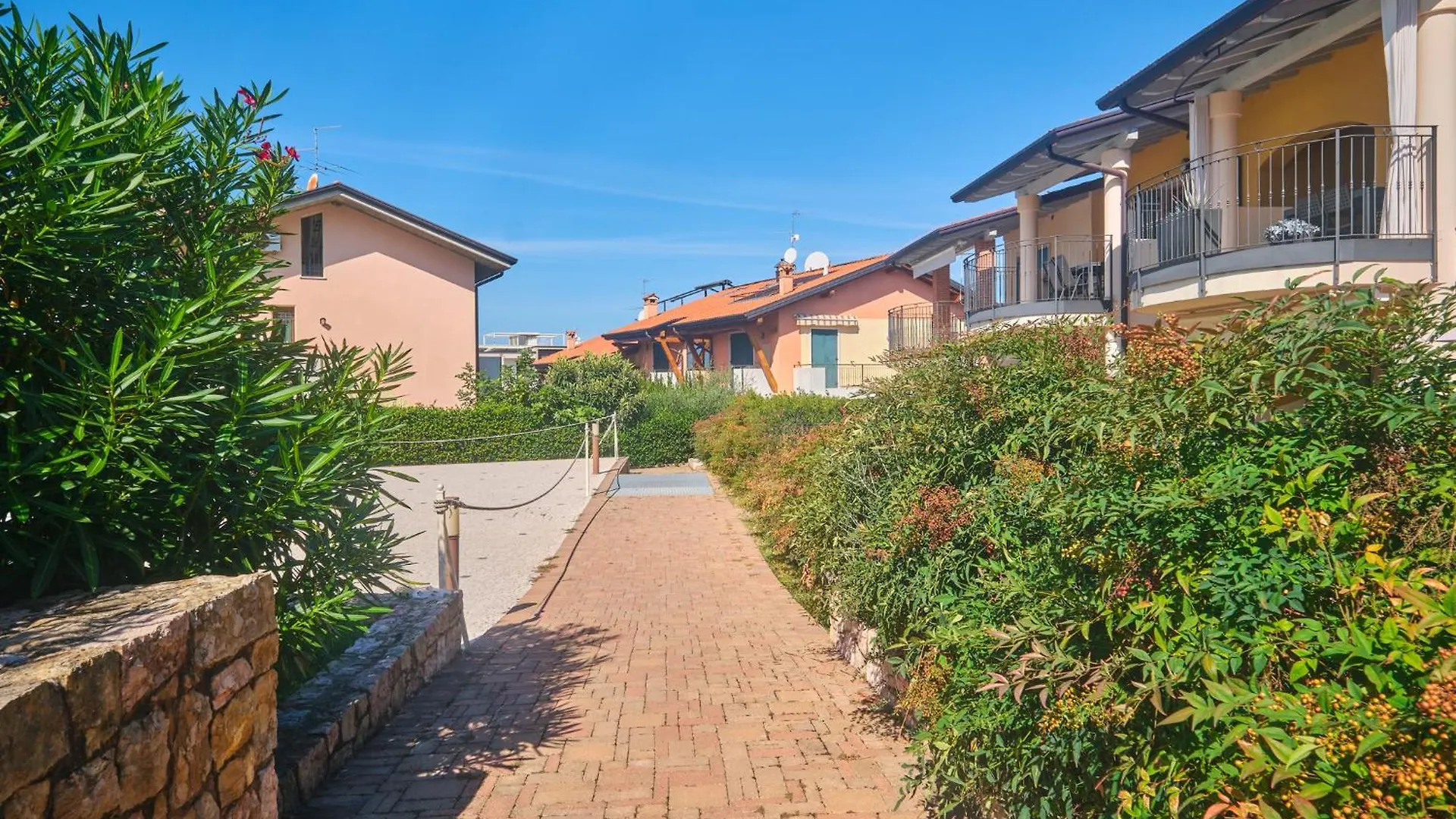 Apartmentsgarda - Corte Sant'Andrea Lazise 0*,